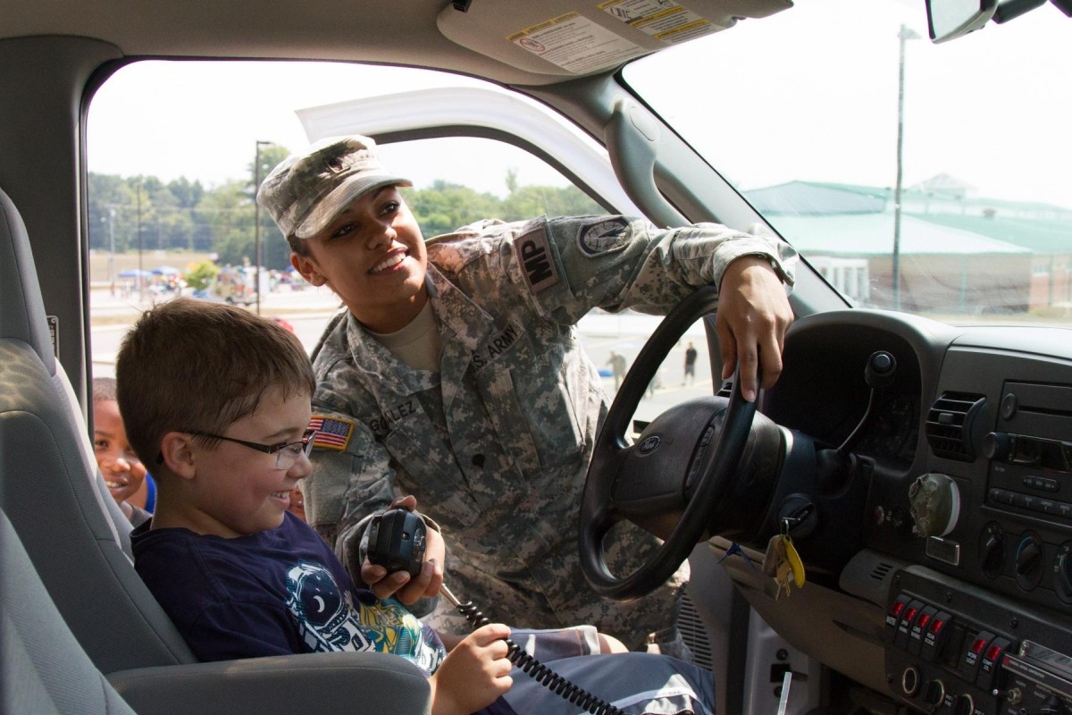 Soldiers Welcome West Creek Students Back To School Article The United States Army Soldiers Welcome West Creek Students Back To School Article The United States Army