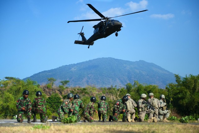 Garuda Shield 2014 UH-60 Black Hawk familiarization