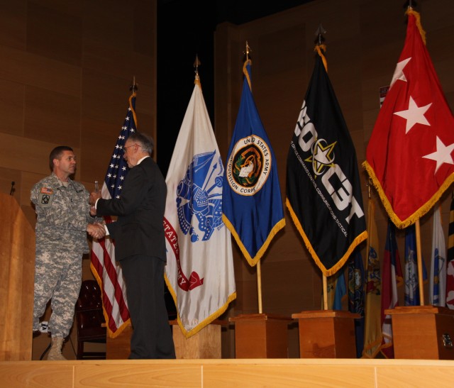 ABERDEEN PROVING GROUND, Md. (October 1, 2014) -- With a focus on learning from past Army acquisition stumbles and successes, the Program Executive Office for Command, Control and Communications-Tacti