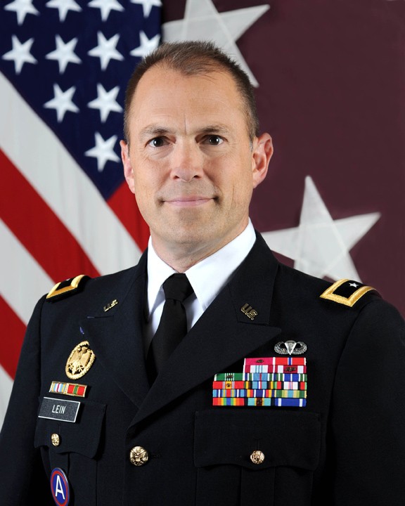 In the Lein of Duty New Commander Arrives at USAMRMC Article The