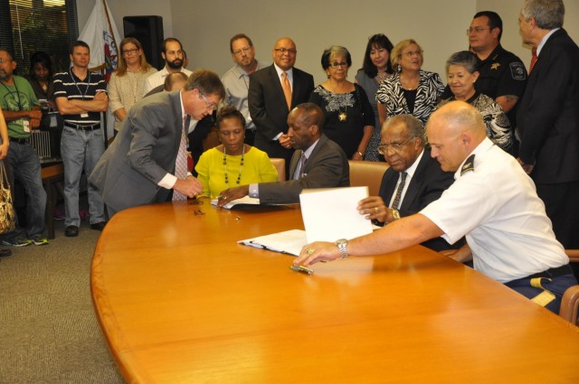 Corps and partners sign Onion Creek Aggreement