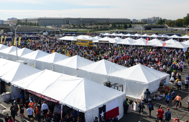 Tens of thousands celebrate Army Ten-Miler's 30th anniversary