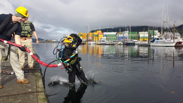 Hawaii-based Army divers repair breakwaters in cold Alaskan waters