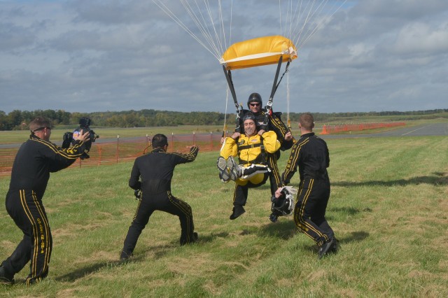 Golden Knights show civilian leaders the Army way