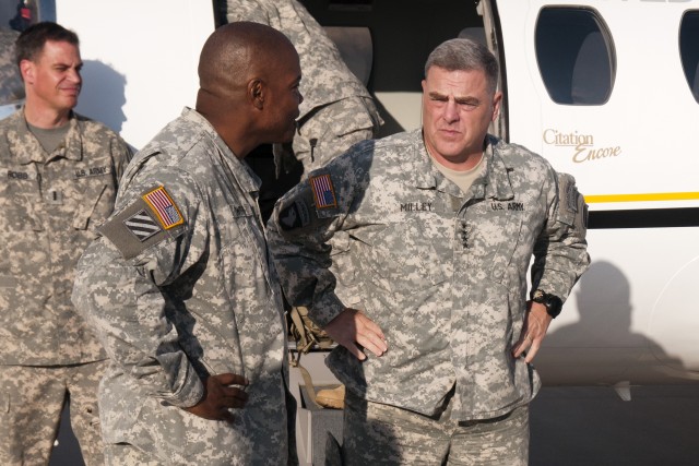 FORSCOM Commander visits Ft. Bliss and NIE