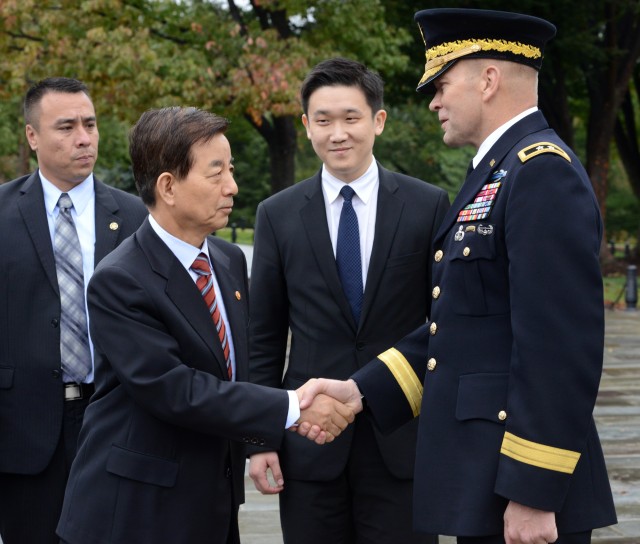 Korean Defense Minister pays respects at Arlington National Cemetery