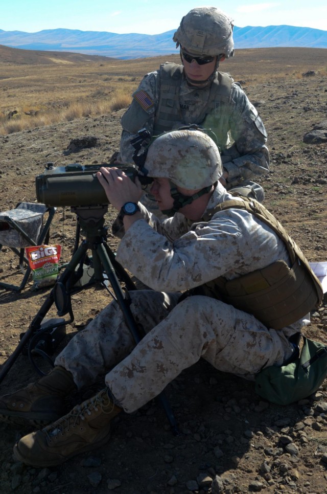 Arrowhead Soldiers train with their Marine counterparts