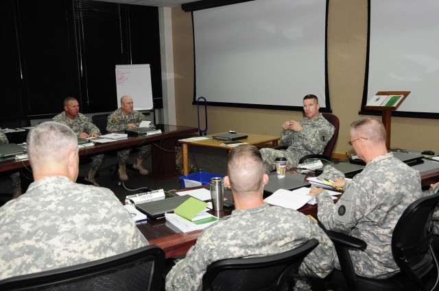 Dailey addresses Commandants Course