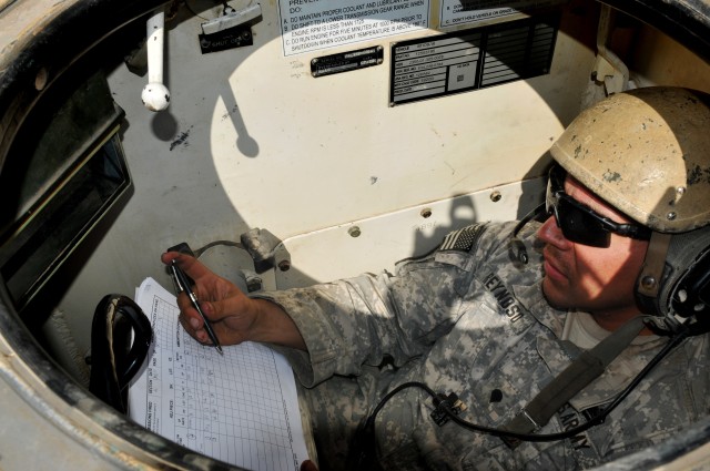 Regimental command sergeant major visits 'Greywolf' artillerymen