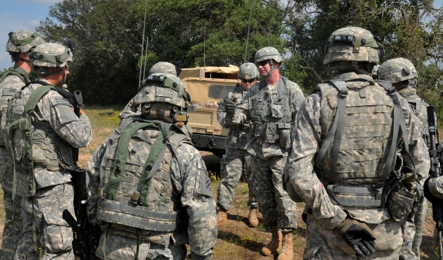 Regimental command sergeant major visits 'Greywolf' artillerymen