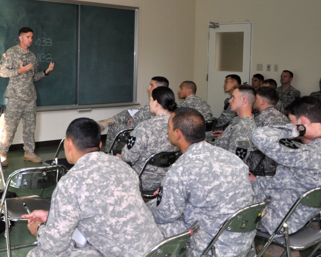 U.S. Army Aviators share knowledge with infantry troops during Orient Shield