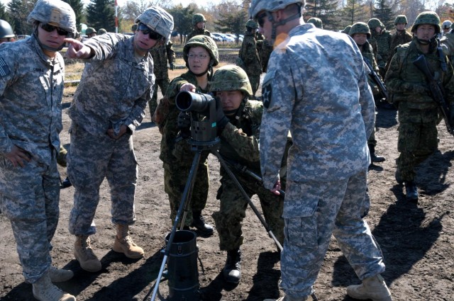 JGSDF, US Army share mortar tactics during Orient Shield 14