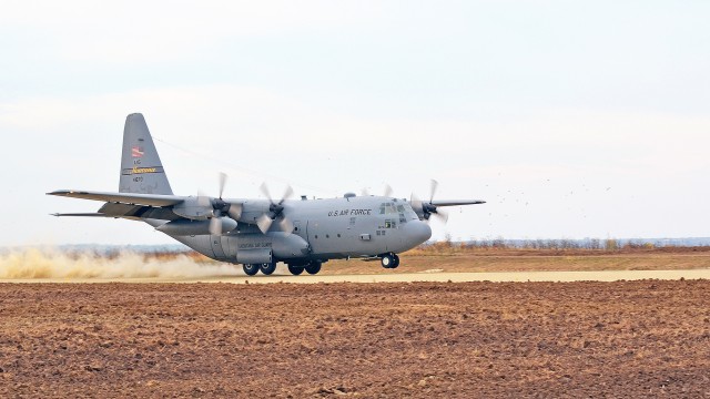 Army, Air Force validate new landing strip at Fort Riley