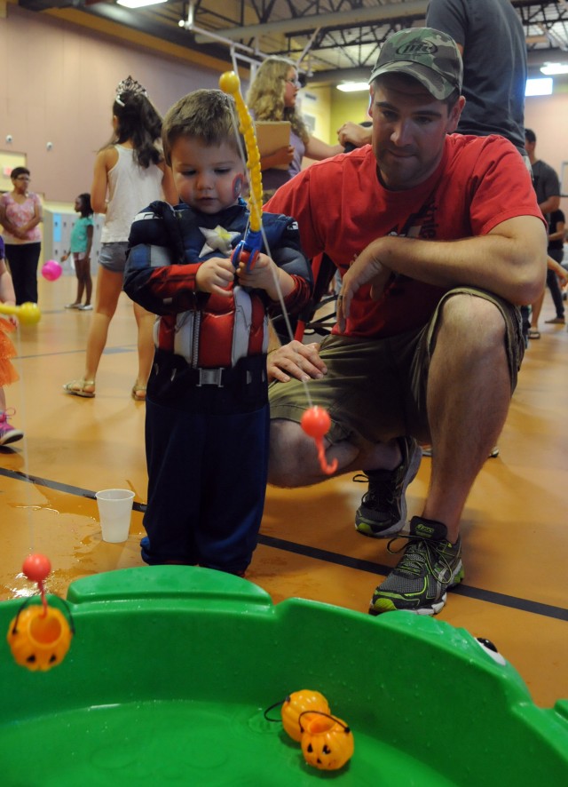 Annual MYAC Harvest Festival offers fright, fun to Fort Bliss community