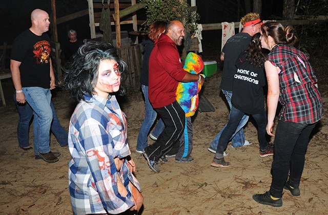 Frite Nite: Almost 2,000 take on riding stables' Trail of Nightmares