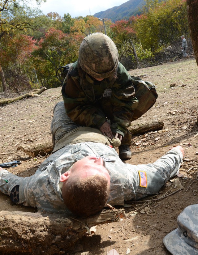 First female South Korean soldiers earn coveted Expert Infantryman Badge