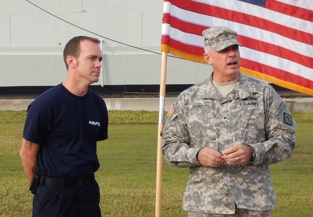 General recognizes former Soldier for bravery in Iraq