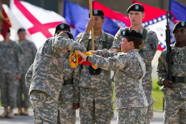 101st Sustainment Brigade 'Lifeliners' case colors