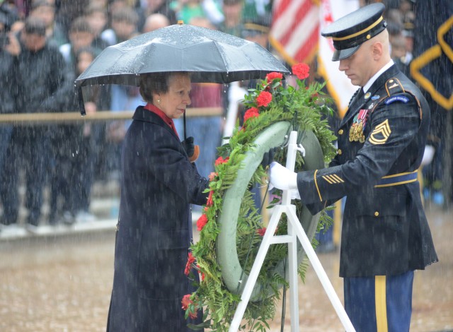 Princess Anne lays wreath in Arlington