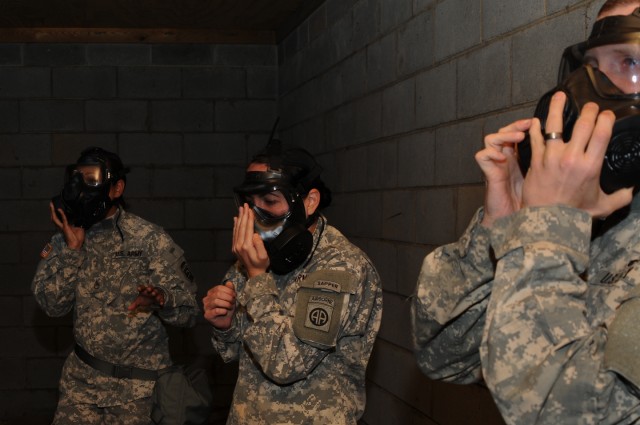 Paratroopers gain confidence in M50 protective mask