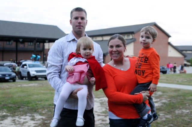 Paratrooper to pen book on serving country while raising children