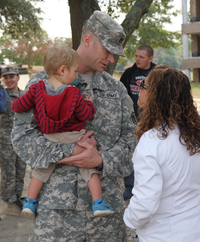 35th TTSB Soldiers leave for Africa OUA mission