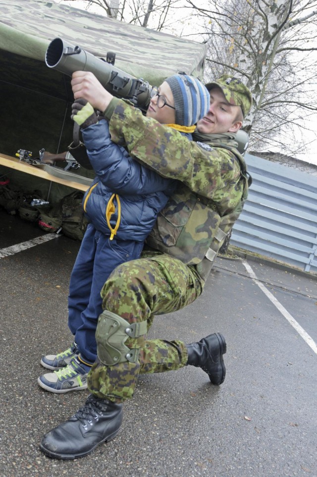 US, NATO Soldiers enjoy chance to meet Lithuanian residents, show off hardware