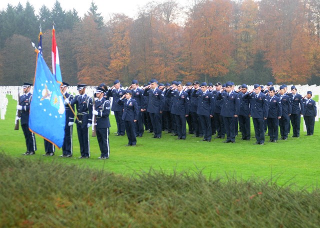 U.S. services honor vets in Luxembourg