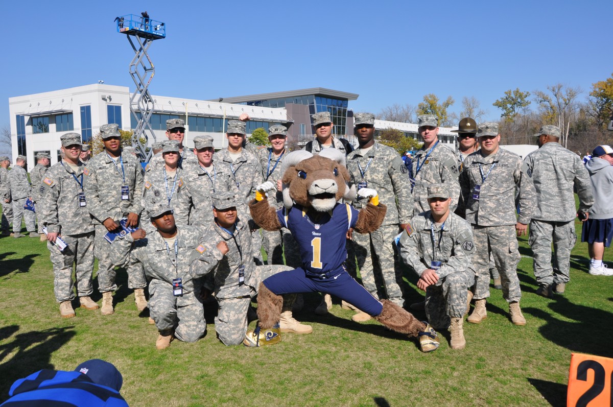 FLW service members get to practice with St. Louis Rams | Article | The ...