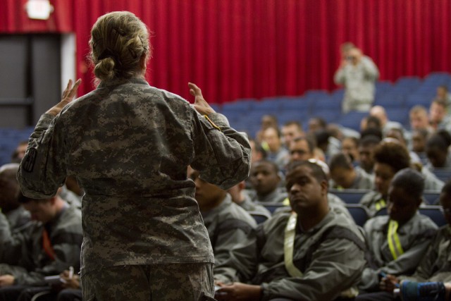 Reserve Soldiers learn nutrition key to successful lifestyle