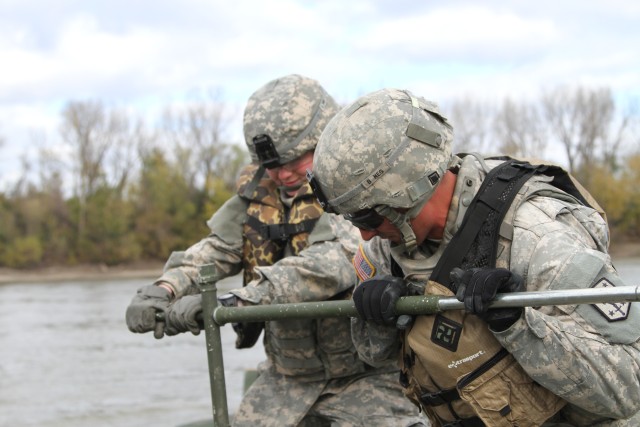Bridge engineers flow through Missouri River water ops