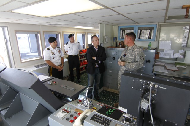 Army mariners highlight capabilities, impact in Pacific for Under Secretary