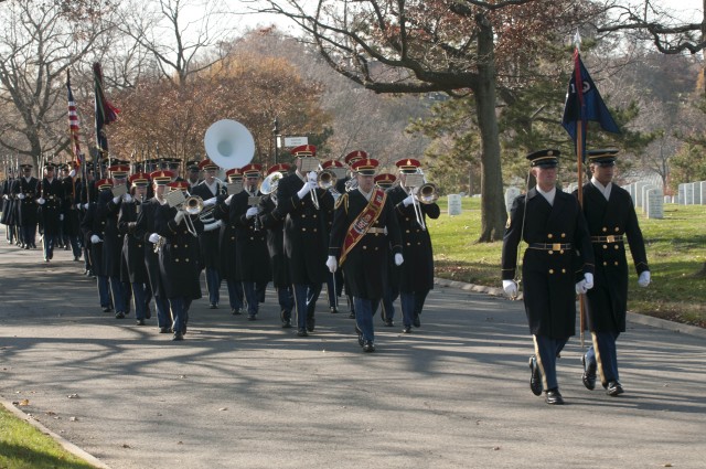 MoH recipient from Korean War laid to rest at Arlington