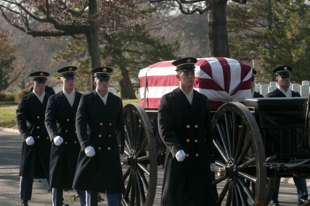 MoH recipient from Korean War laid to rest at Arlington