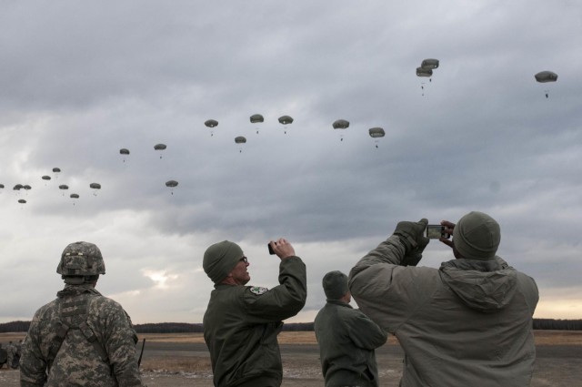 JBER Army, Air Force leaders enrich joint partnership