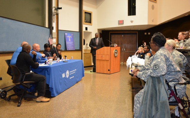 VA Soldier interns share transition success stories with Fort Hood WTU Soldiers