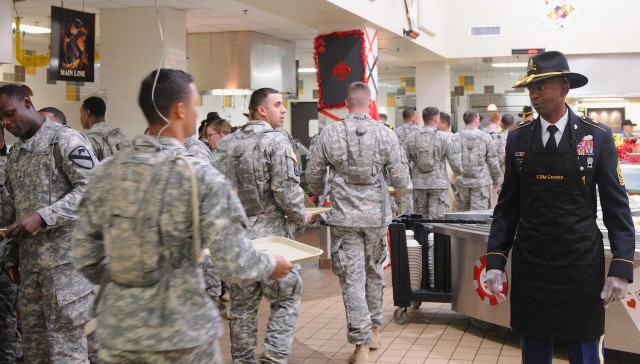 First Team DFACs serve Troopers Thanksgiving meals