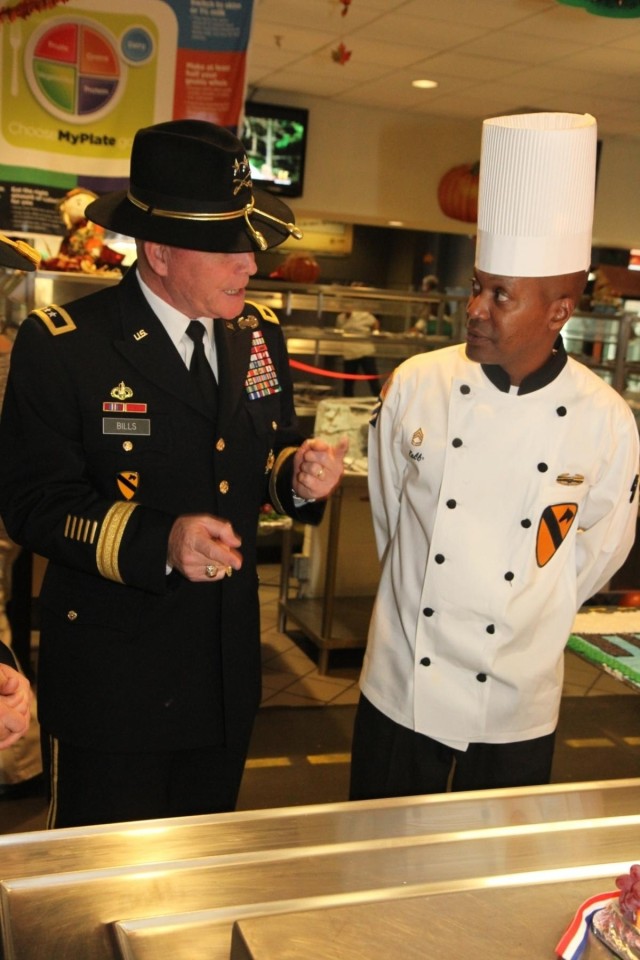 First Team DFACs serve Troopers Thanksgiving meals