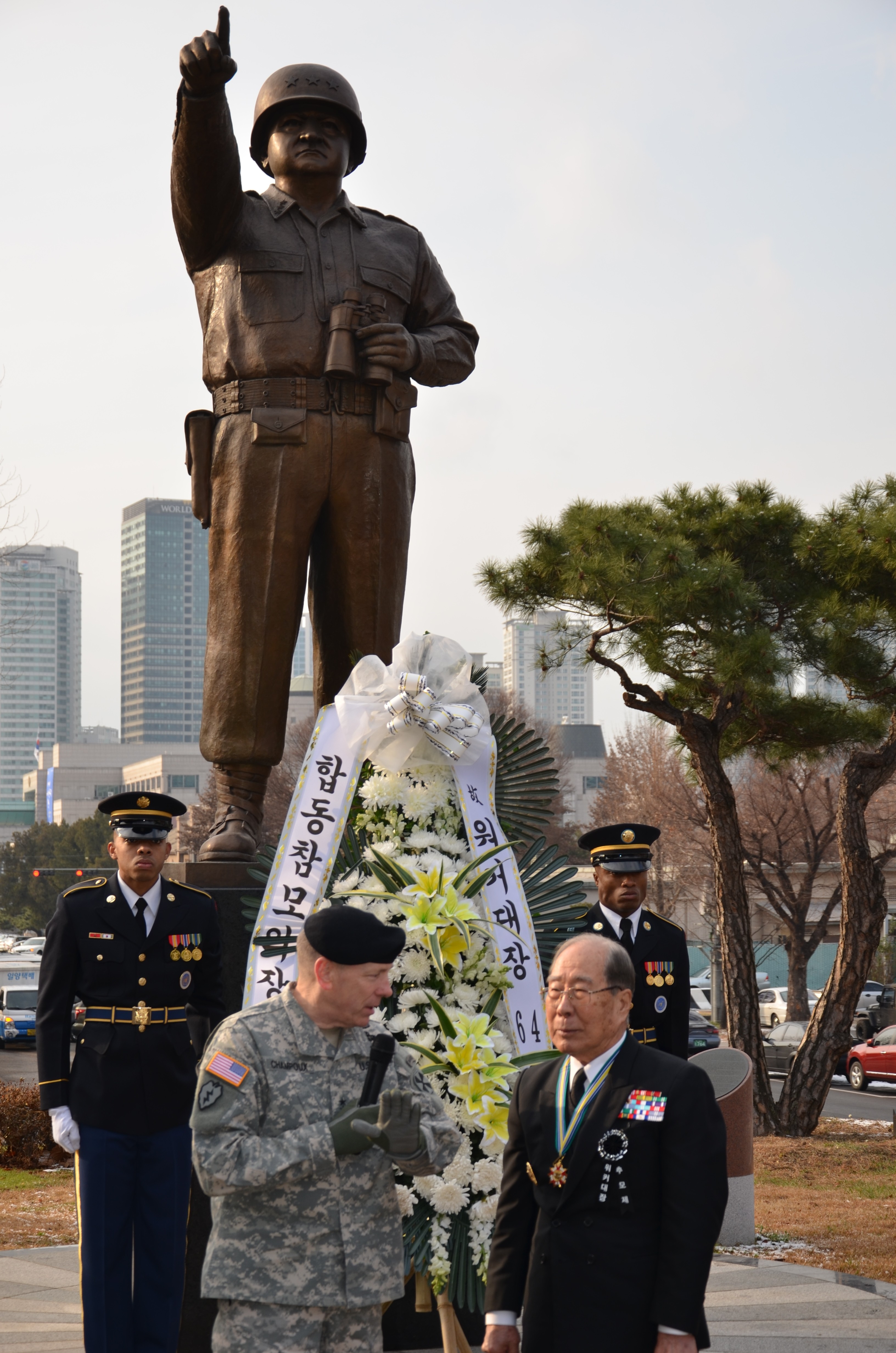Overblijvend Gewoon ontploffen Eighth Army, Korean War Veterans Honor Venerated Korean War Commander |  Article | The United States Army