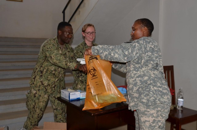 DOD team conducts weekly Ebola prevention class in Liberia