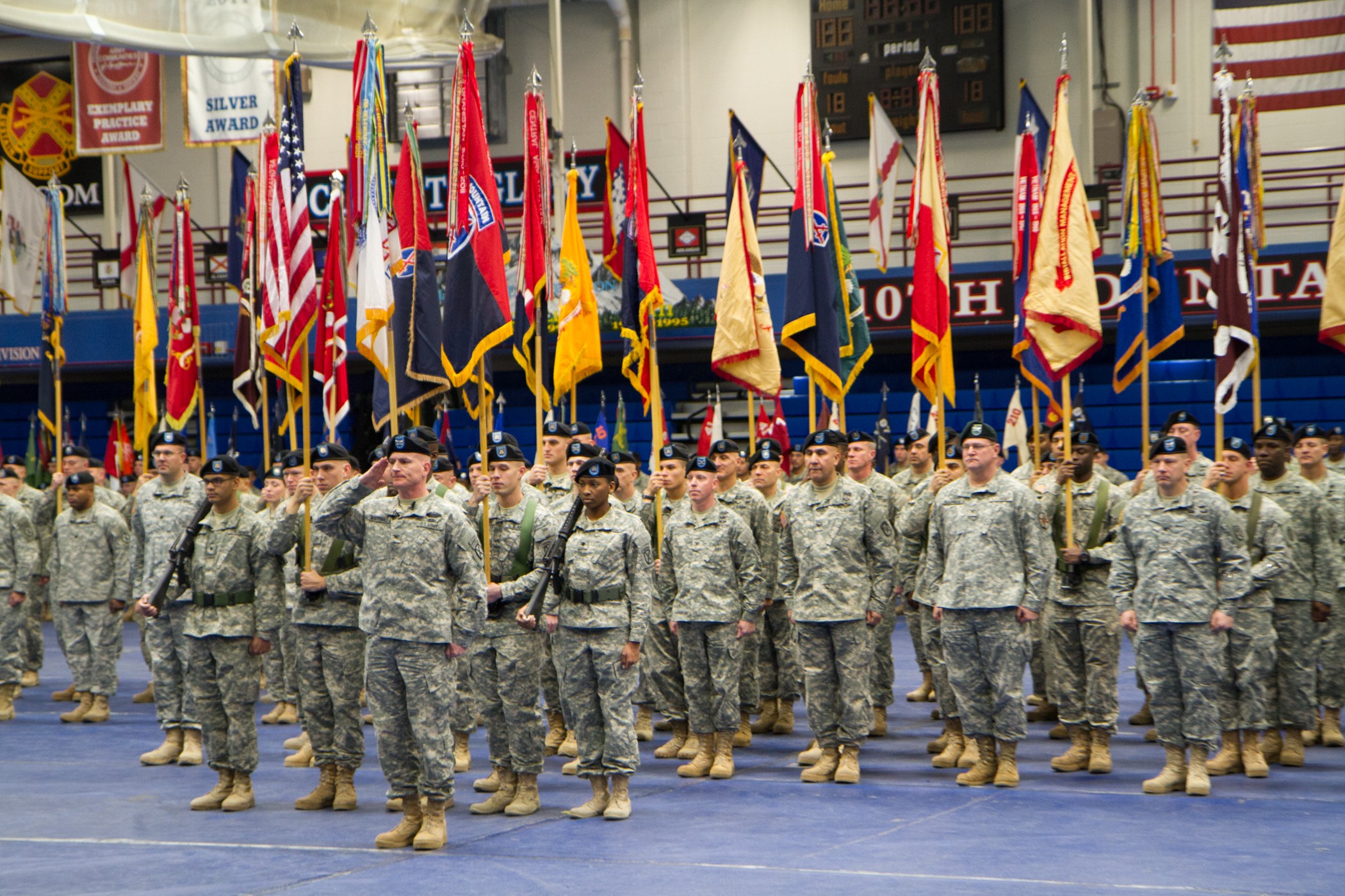 Secretary of Army welcomes 10th Mountain Division Soldiers home ...