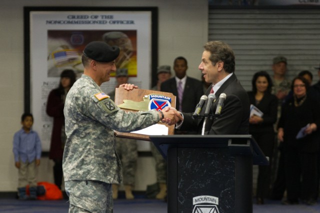 Secretary of Army officially welcomes 10th Mountain Division Soldiers home