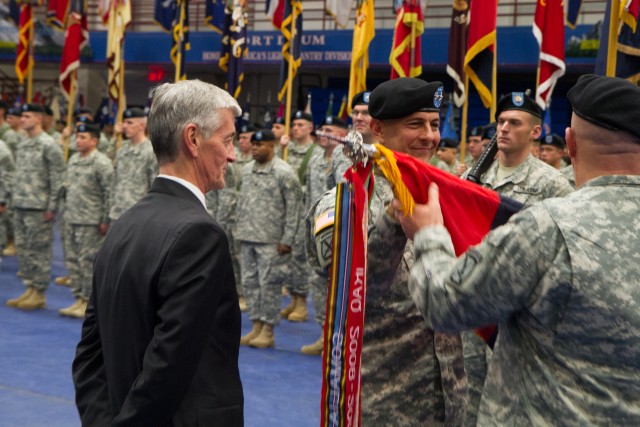 Secretary of Army officially welcomes 10th Mountain Division Soldiers home