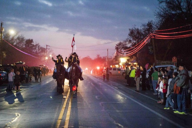 'Brave Rifles,' Village of Salado bring holiday cheer with Christmas parade