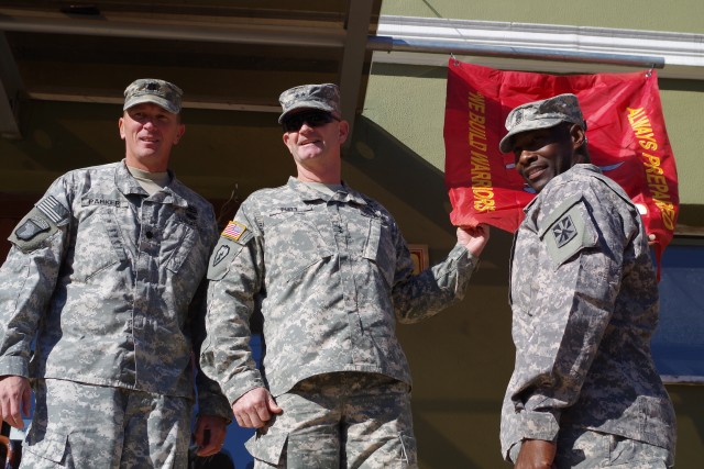 USAREUR Deputy Commanding General visits with 5-52 Air Defense Artillery Soldiers in Turkey