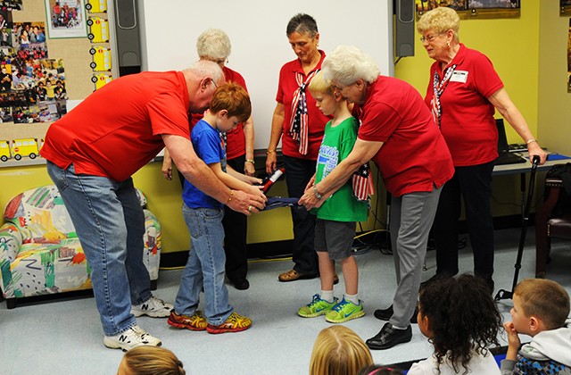 Children make cards for veterans