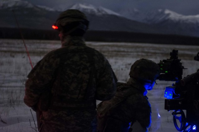 Aiming a howitzer