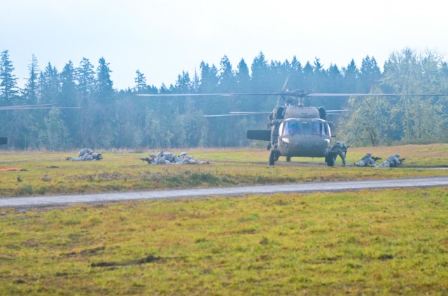 Fast and lethal: Arrowhead Soldiers hone skills at JBLM shoot house