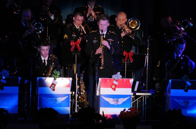 Band delivers holiday cheer at commanding general's concert