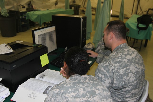 121 Combat Support Hospital Soldiers Perform Field Emergency Room Training